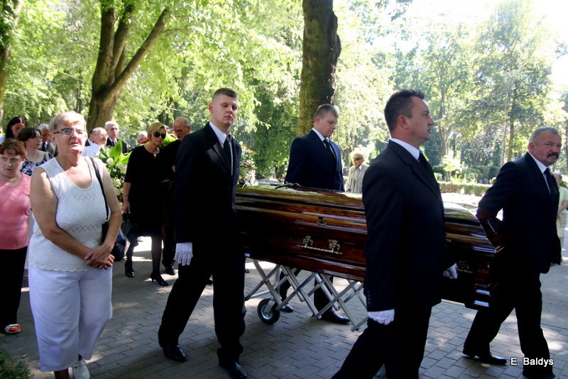 Ostatnie pożegnanie księdza Pietrzaka (zdjęcia)