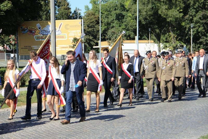 Ulica 17 Stycznia w wyjątkowej odsłonie (zdjęcia)
