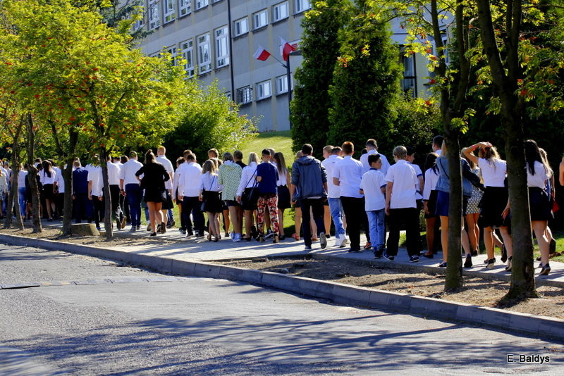 10 pierwszoklasistów w ZS w Osiecznej (zdjęcia)