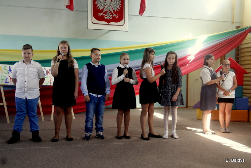 10 pierwszoklasistów w ZS w Osiecznej (zdjęcia)