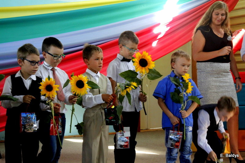 10 pierwszoklasistów w ZS w Osiecznej (zdjęcia)