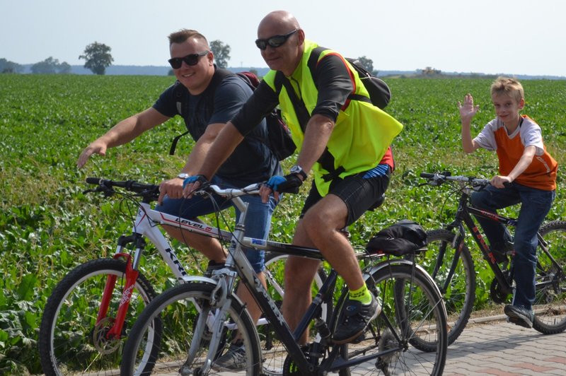 Rowerami ku pamięci Zdzisława Adamczaka (dużo zdjęć)