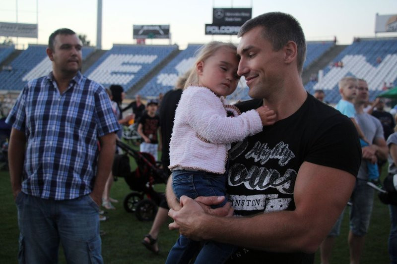 Balonowe widowisko na stadionie (zdjęcia)