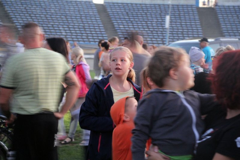 Balonowe widowisko na stadionie (zdjęcia)