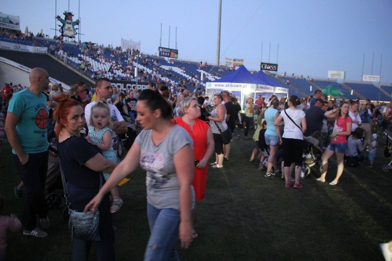 Balonowe widowisko na stadionie (zdjęcia)