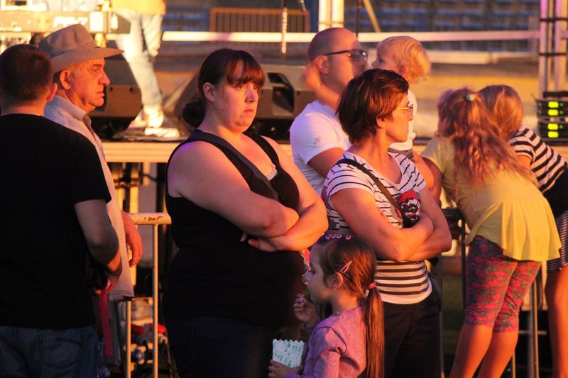 Balonowe widowisko na stadionie (zdjęcia)