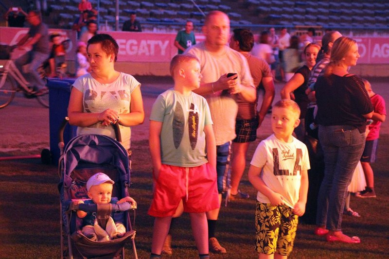 Balonowe widowisko na stadionie (zdjęcia)