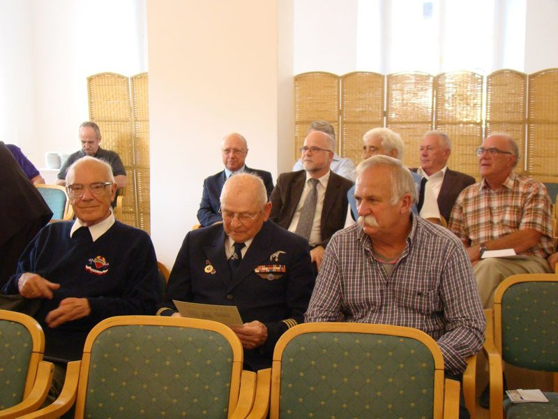 Latająca poczta. Symbol Leszna (kilka zdjęć)