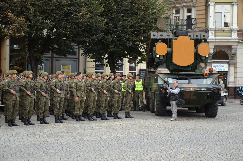 Dywizyjna przysięga na leszczyńskim rynku (zdjęcia)