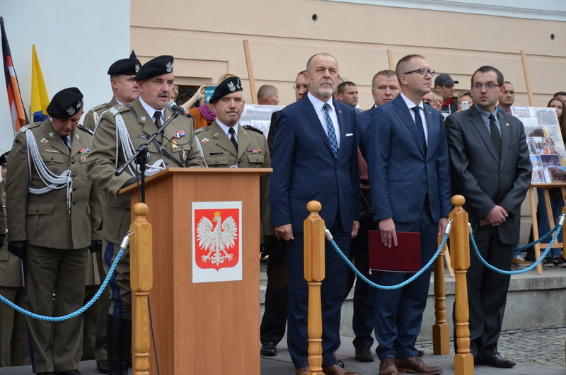 Dywizyjna przysięga na leszczyńskim rynku (zdjęcia)