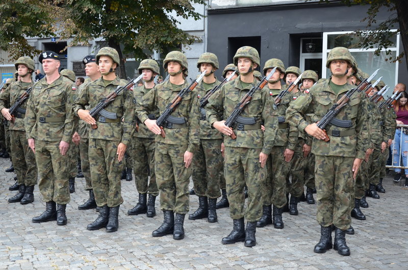 Dywizyjna przysięga na leszczyńskim rynku (zdjęcia)