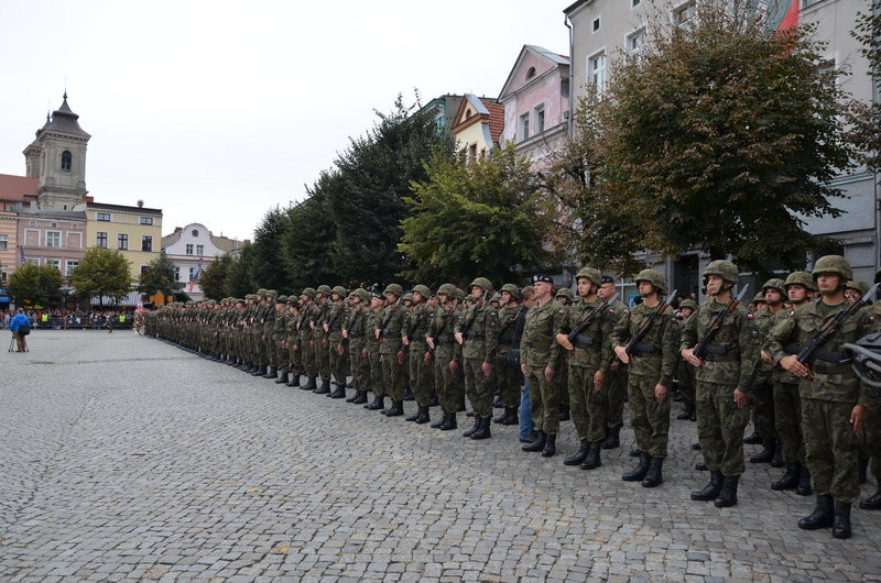 Dywizyjna przysięga na leszczyńskim rynku (zdjęcia)