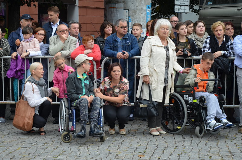 Dywizyjna przysięga na leszczyńskim rynku (zdjęcia)