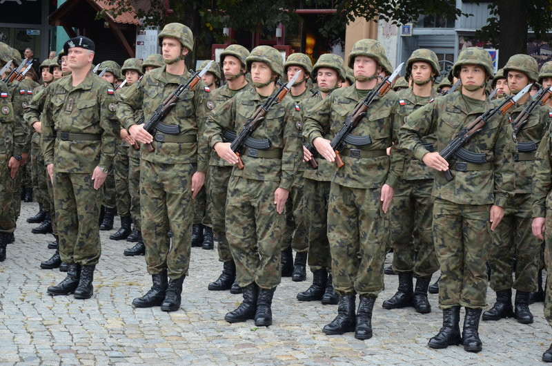 Dywizyjna przysięga na leszczyńskim rynku (zdjęcia)