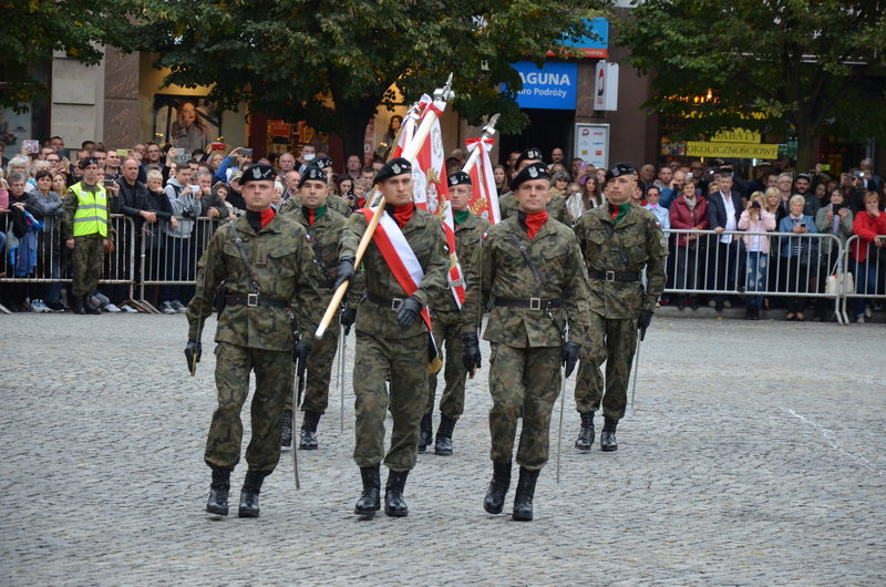 Dywizyjna przysięga na leszczyńskim rynku (zdjęcia)