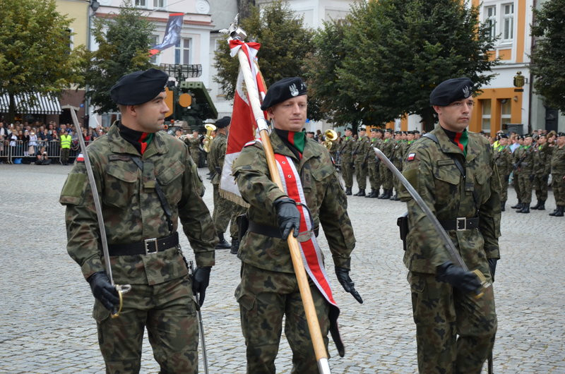 Dywizyjna przysięga na leszczyńskim rynku (zdjęcia)