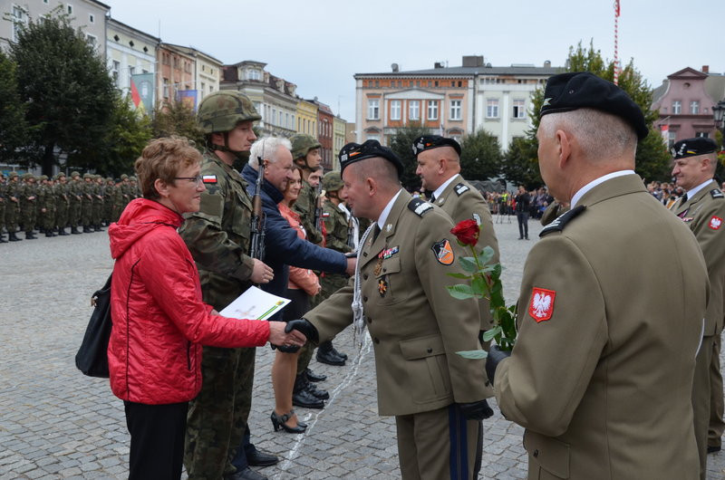 Dywizyjna przysięga na leszczyńskim rynku (zdjęcia)