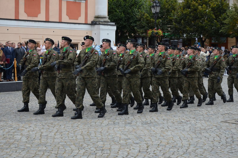 Dywizyjna przysięga na leszczyńskim rynku (zdjęcia)