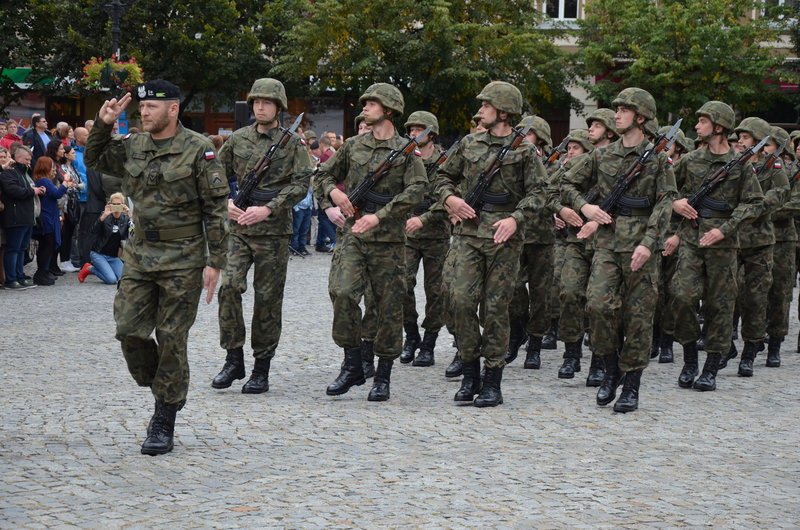 Dywizyjna przysięga na leszczyńskim rynku (zdjęcia)