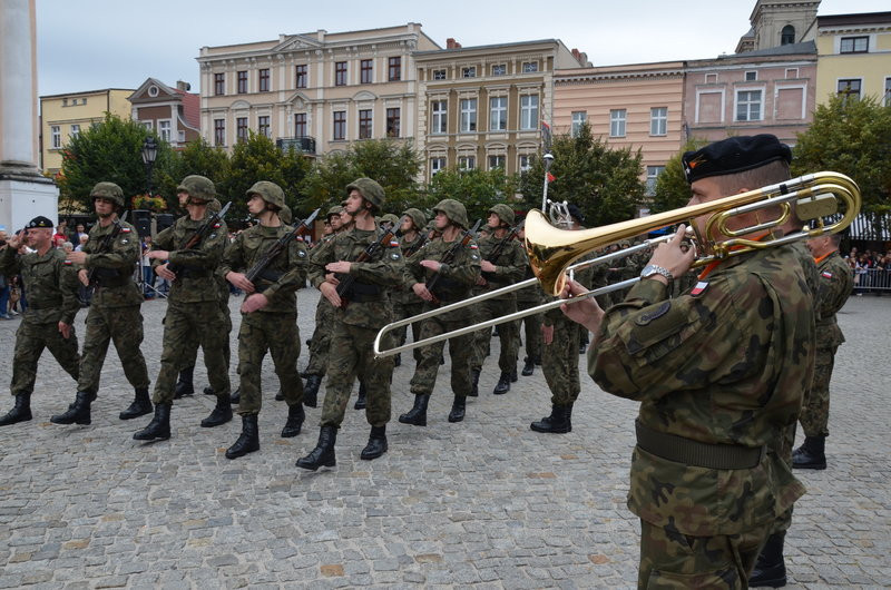 Dywizyjna przysięga na leszczyńskim rynku (zdjęcia)