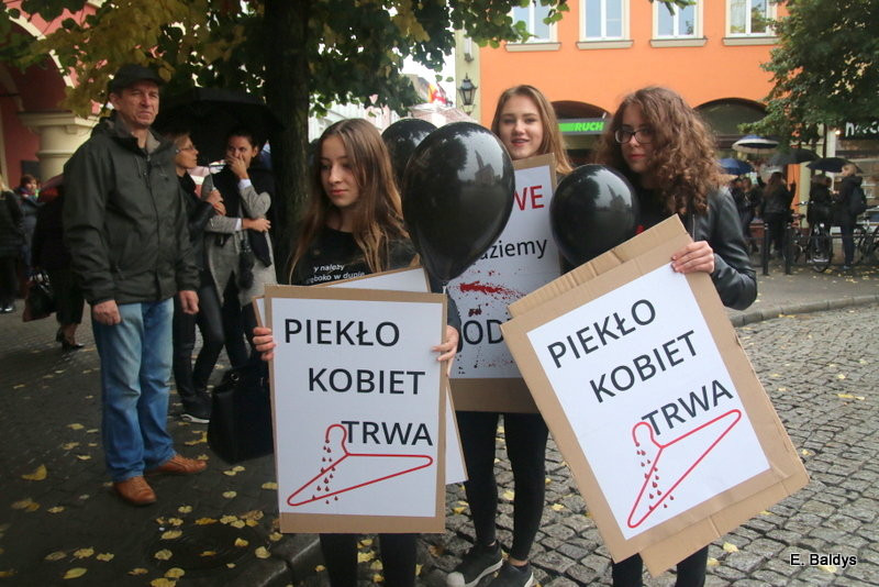 Czarny Protest w Lesznie (zdjęcia)