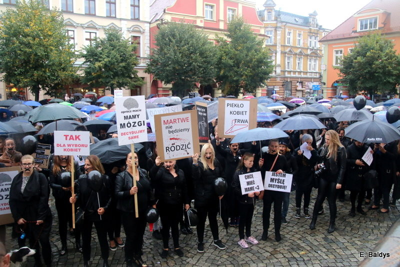 Czarny Protest w Lesznie (zdjęcia)