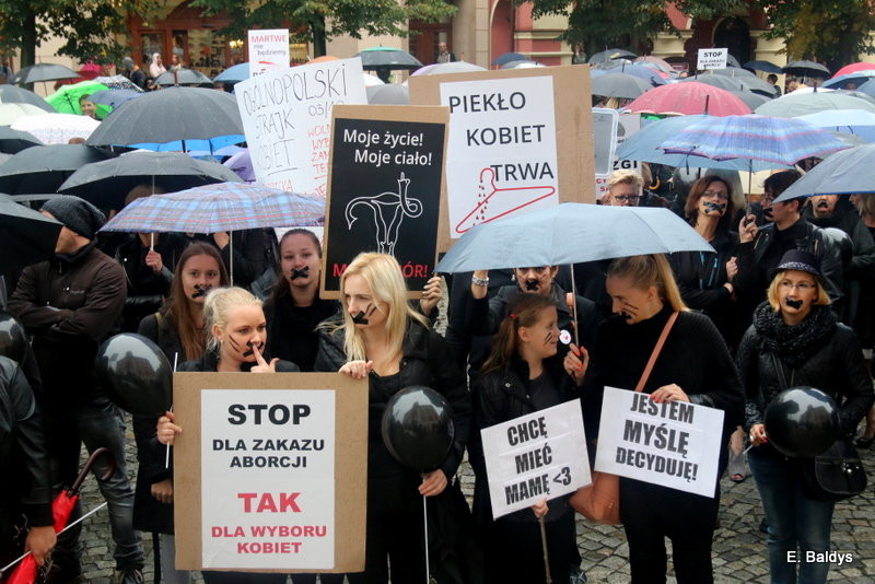 Czarny Protest w Lesznie (zdjęcia)