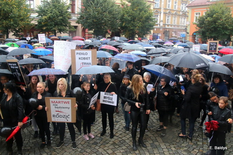 Czarny Protest w Lesznie (zdjęcia)
