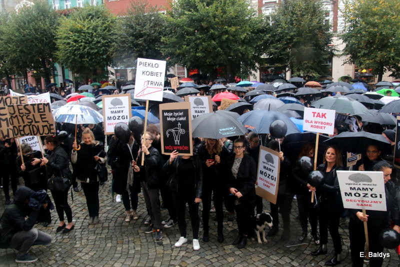 Czarny Protest w Lesznie (zdjęcia)