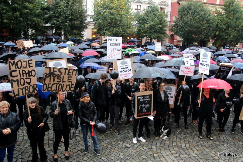 Czarny Protest w Lesznie (zdjęcia)