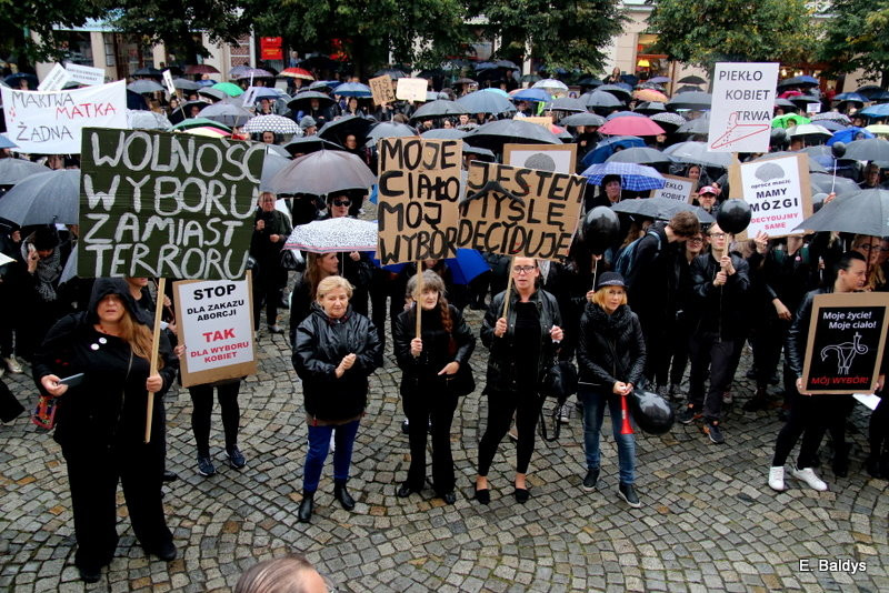 Czarny Protest w Lesznie (zdjęcia)