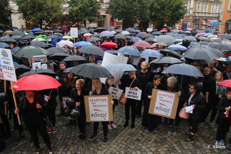 Czarny Protest w Lesznie (zdjęcia)