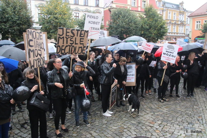 Czarny Protest w Lesznie (zdjęcia)
