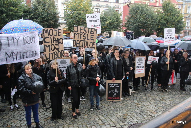 Czarny Protest w Lesznie (zdjęcia)