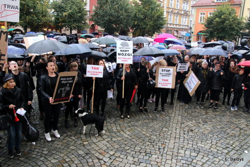Czarny Protest w Lesznie (zdjęcia)