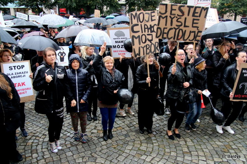 Czarny Protest w Lesznie (zdjęcia)