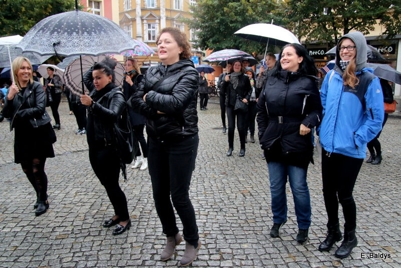 Czarny Protest w Lesznie (zdjęcia)