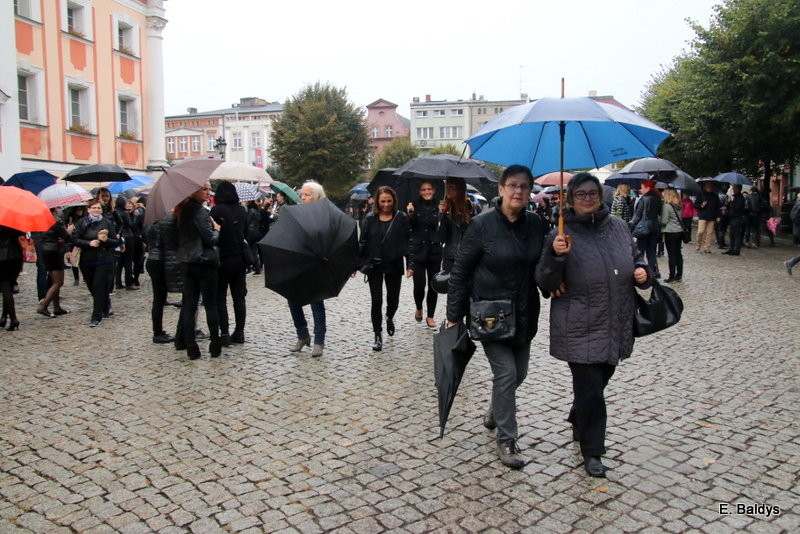 Czarny Protest w Lesznie (zdjęcia)