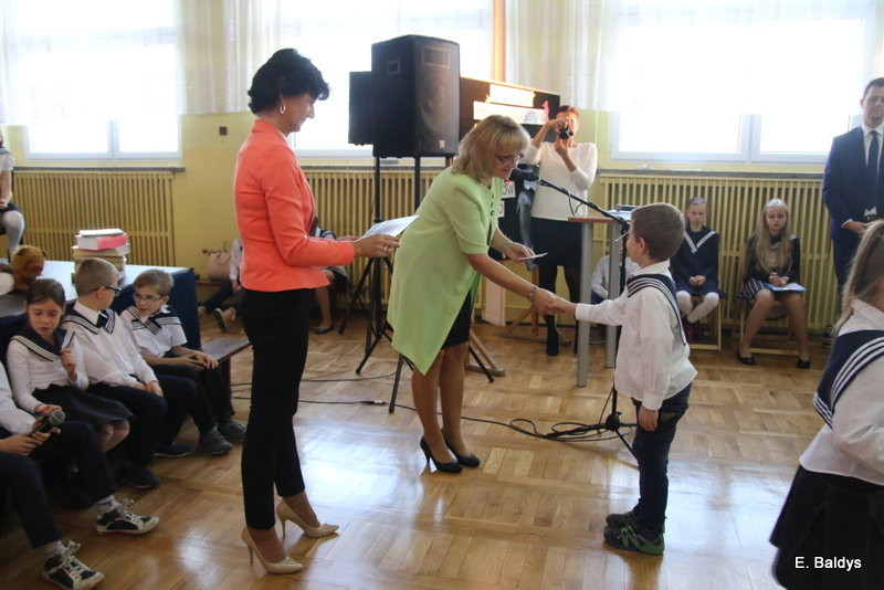 Kordzikiem pasowani na ucznia SP 2 (zdjęcia)