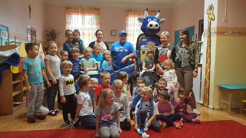 Hej Unia! - śpiewają przedszkolacy (zdjęcia)