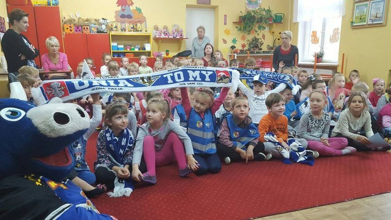 Hej Unia! - śpiewają przedszkolacy (zdjęcia)