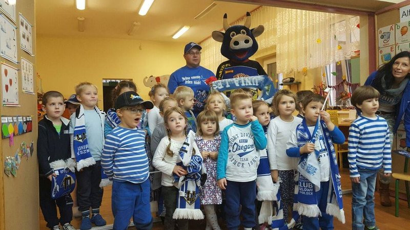 Hej Unia! - śpiewają przedszkolacy (zdjęcia)