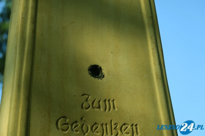 W Parku Jonstona stanął pamiątkowy obelisk (dźwięk i zdjęcia)