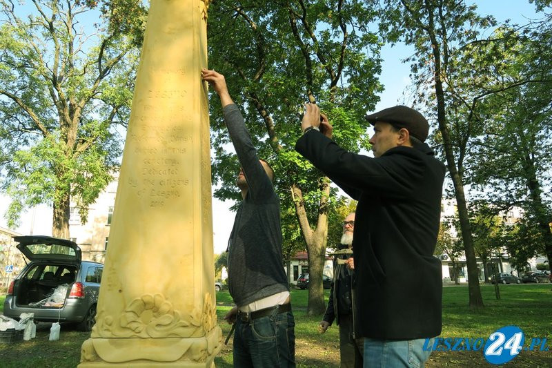 W Parku Jonstona stanął pamiątkowy obelisk (dźwięk i zdjęcia)