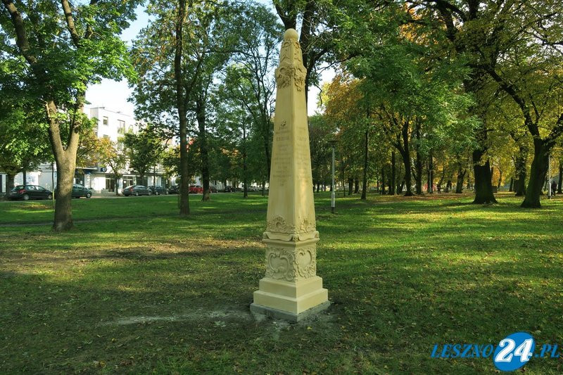 W Parku Jonstona stanął pamiątkowy obelisk (dźwięk i zdjęcia)