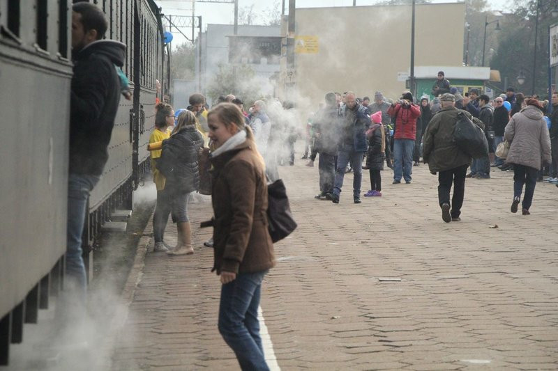 Pociąg retro połączył Leszno i Rawicz (reportaż dźwiękowy, wideo i zdjęcia)