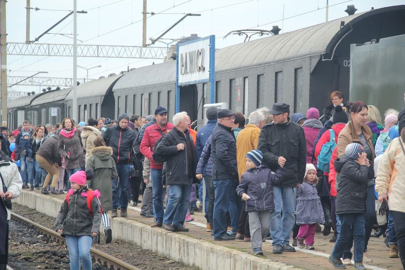 Pociąg retro połączył Leszno i Rawicz (reportaż dźwiękowy, wideo i zdjęcia)
