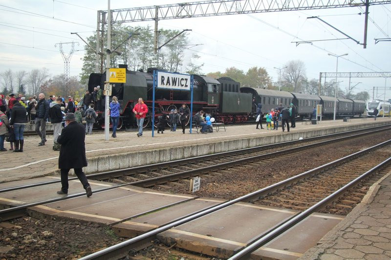 Pociąg retro połączył Leszno i Rawicz (reportaż dźwiękowy, wideo i zdjęcia)