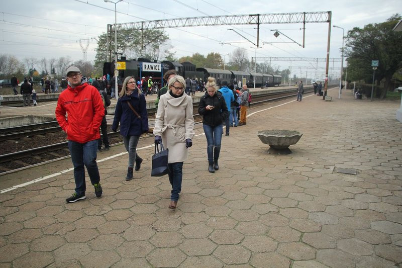 Pociąg retro połączył Leszno i Rawicz (reportaż dźwiękowy, wideo i zdjęcia)