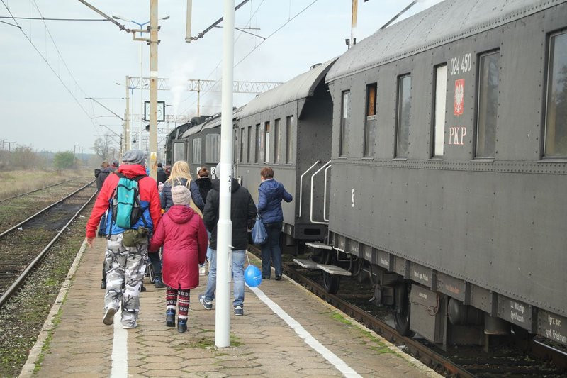 Pociąg retro połączył Leszno i Rawicz (reportaż dźwiękowy, wideo i zdjęcia)